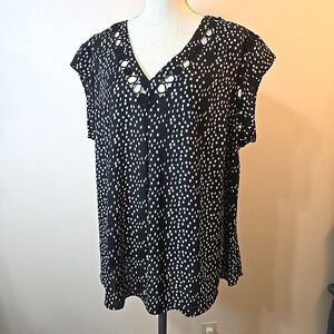 Danierainn Women’s Black & White Dots Blouse Plus Size 2X Crochet Circles Neck